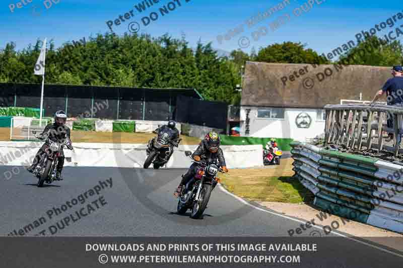 Vintage motorcycle club;eventdigitalimages;mallory park;mallory park trackday photographs;no limits trackdays;peter wileman photography;trackday digital images;trackday photos;vmcc festival 1000 bikes photographs